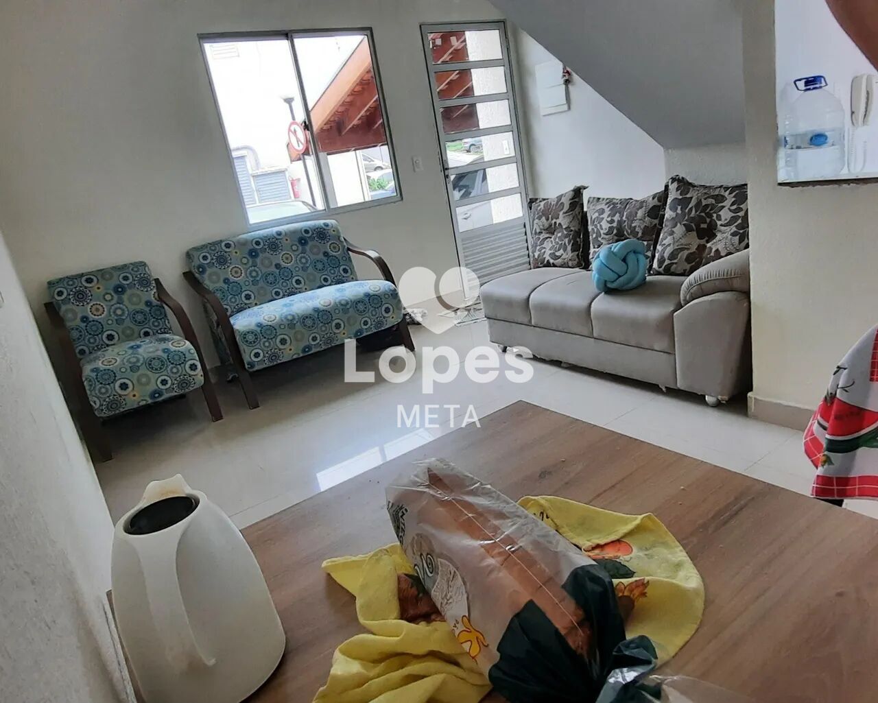Casa à venda com 2 quartos, 130m² - Foto 1
