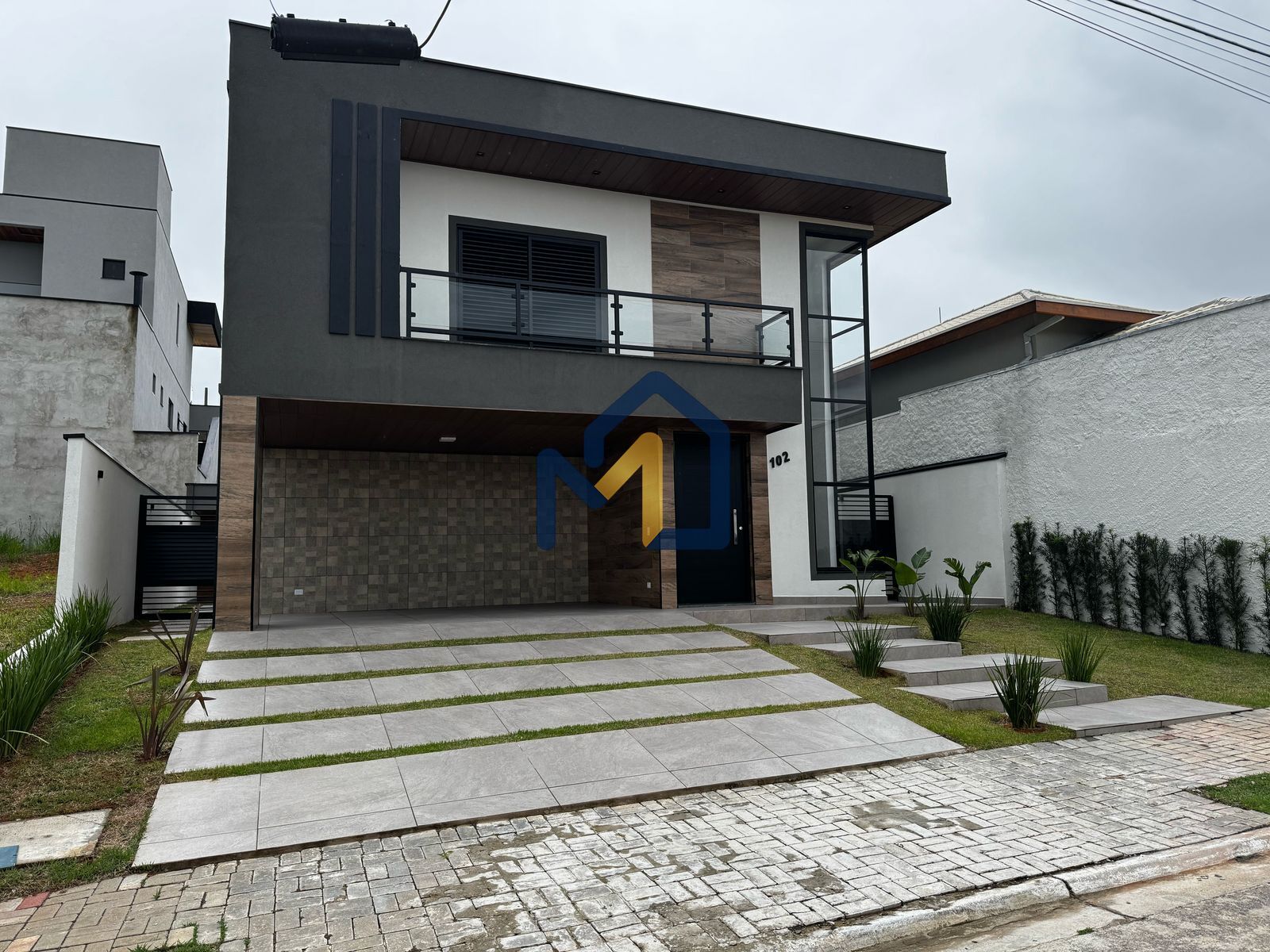 Casa, 4 quartos, 198 m² - Foto 1