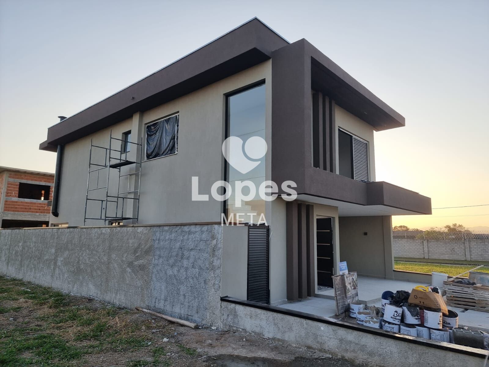 Casa à venda com 3 quartos, 232m² - Foto 2
