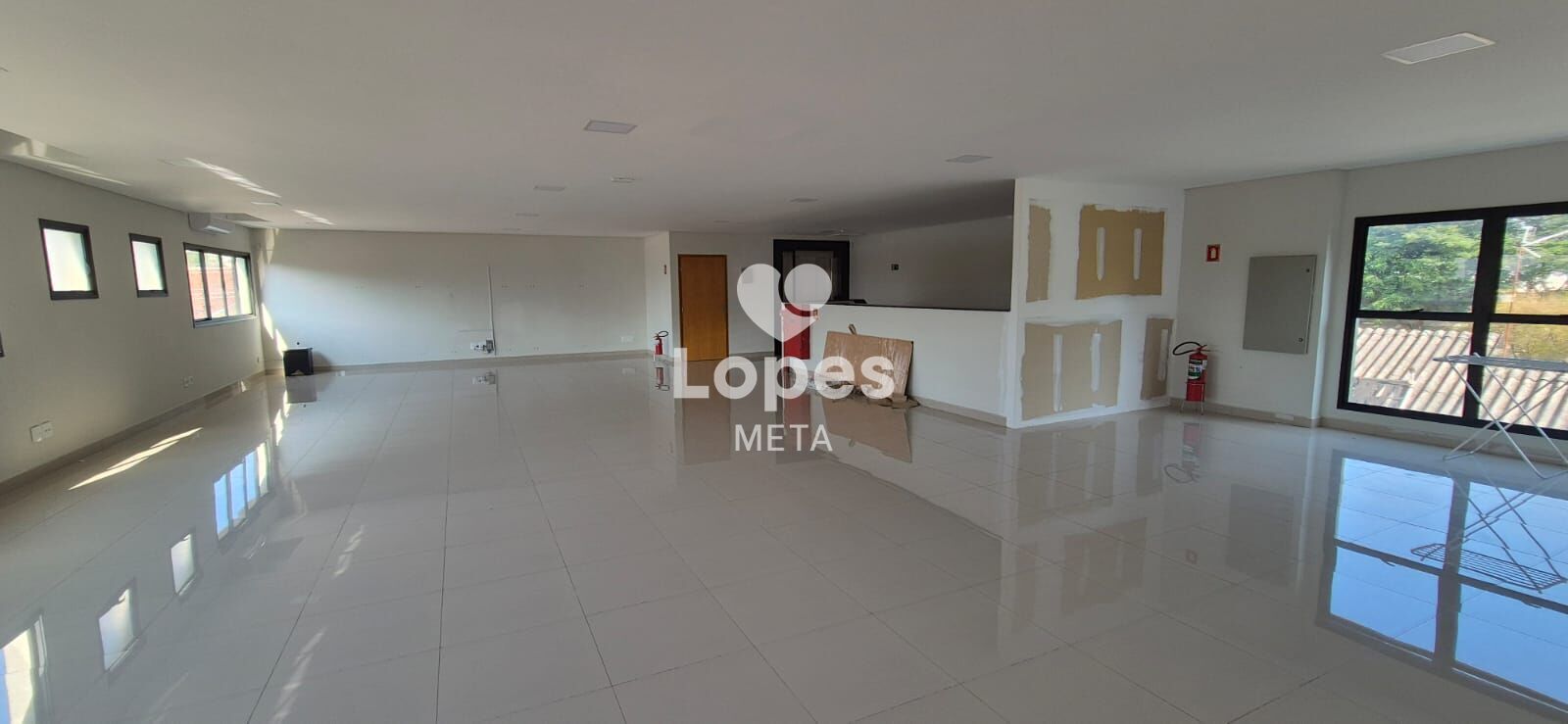 Prédio Inteiro para alugar, 1100m² - Foto 9