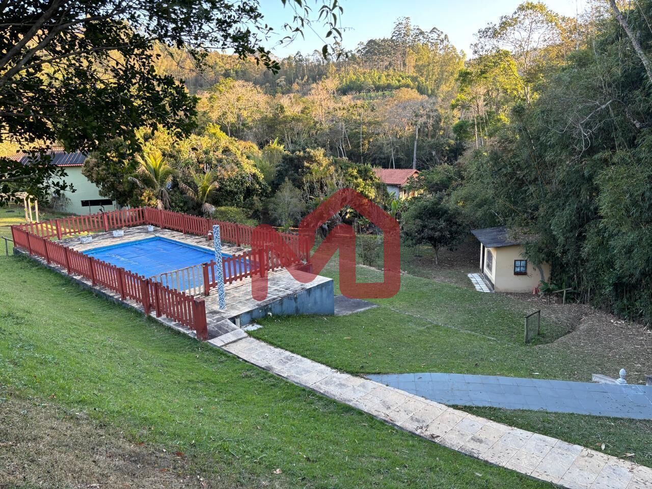 Chácara, 3 quartos, 2500 m² - Foto 1