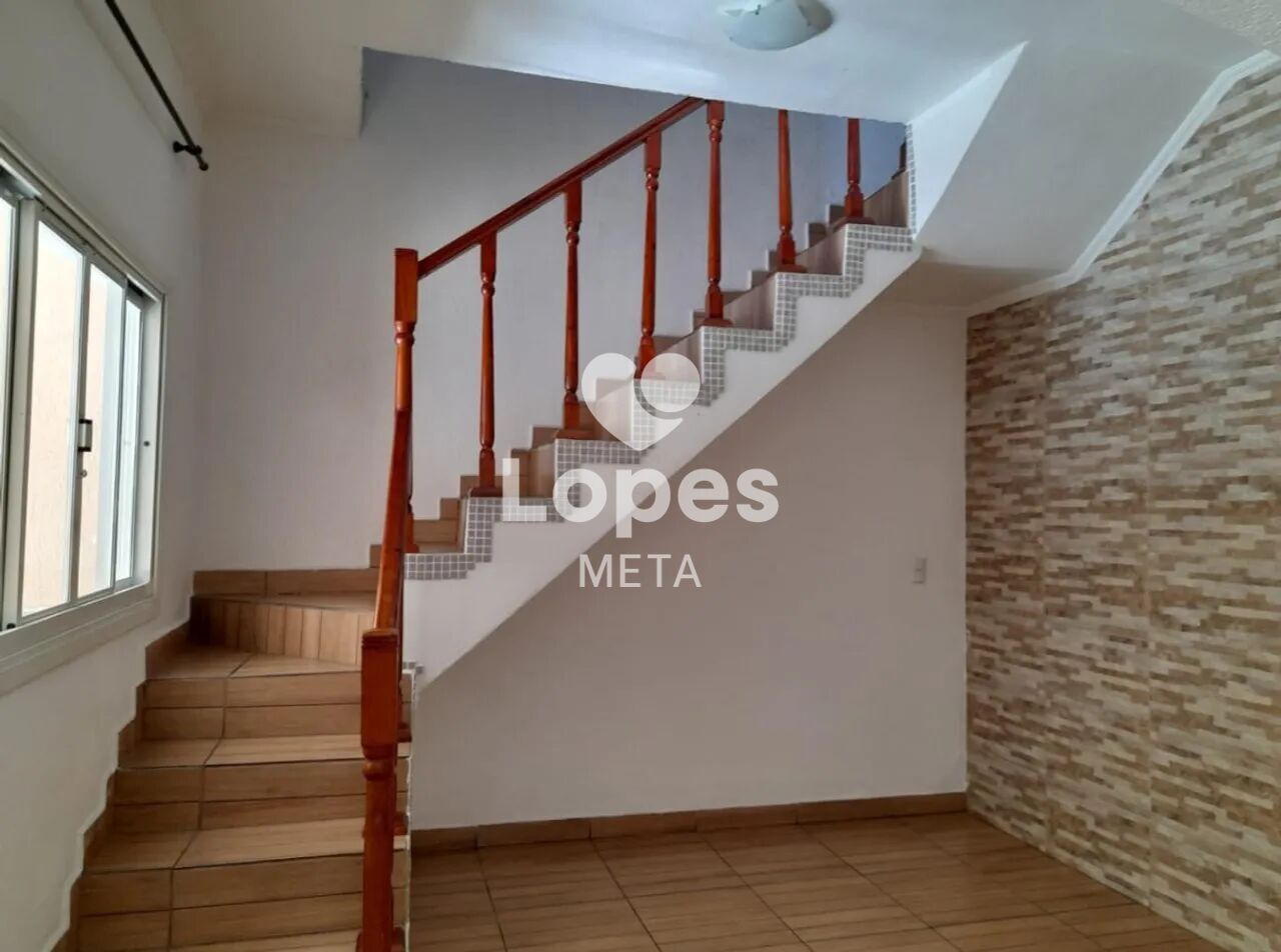 Sobrado à venda com 3 quartos, 100m² - Foto 4