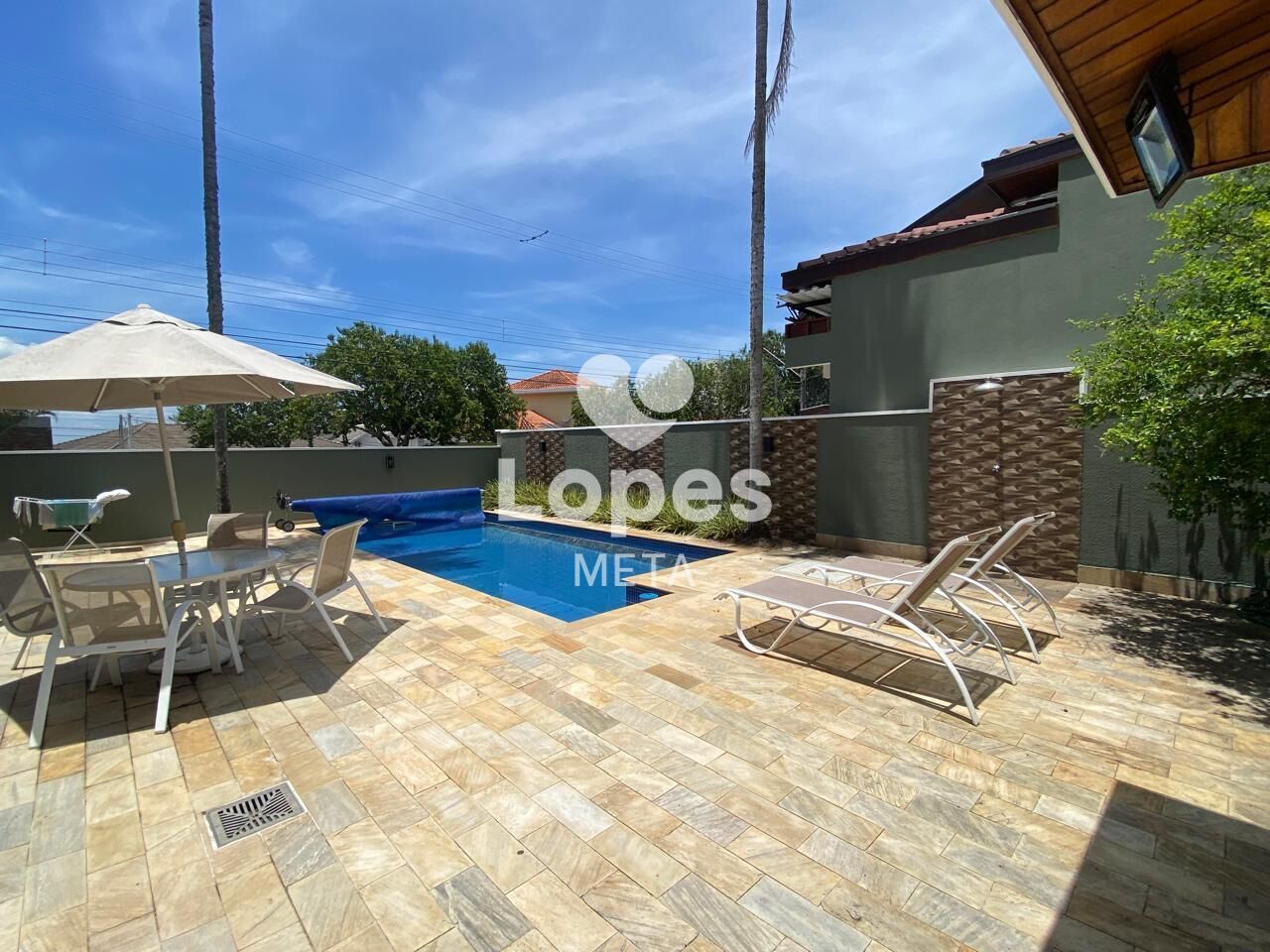 Casa de Condomínio para alugar com 4 quartos, 334m² - Foto 4