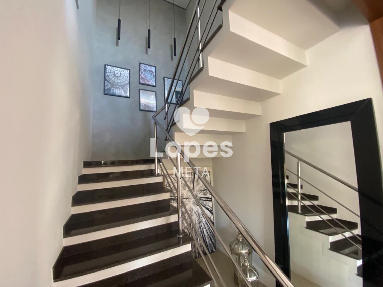 Casa de Condomínio para alugar com 4 quartos, 334m² - Foto 13