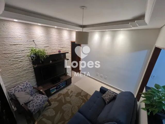 Casa à venda com 3 quartos, 97m² - Foto 4