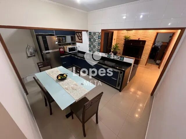 Casa à venda com 3 quartos, 97m² - Foto 3