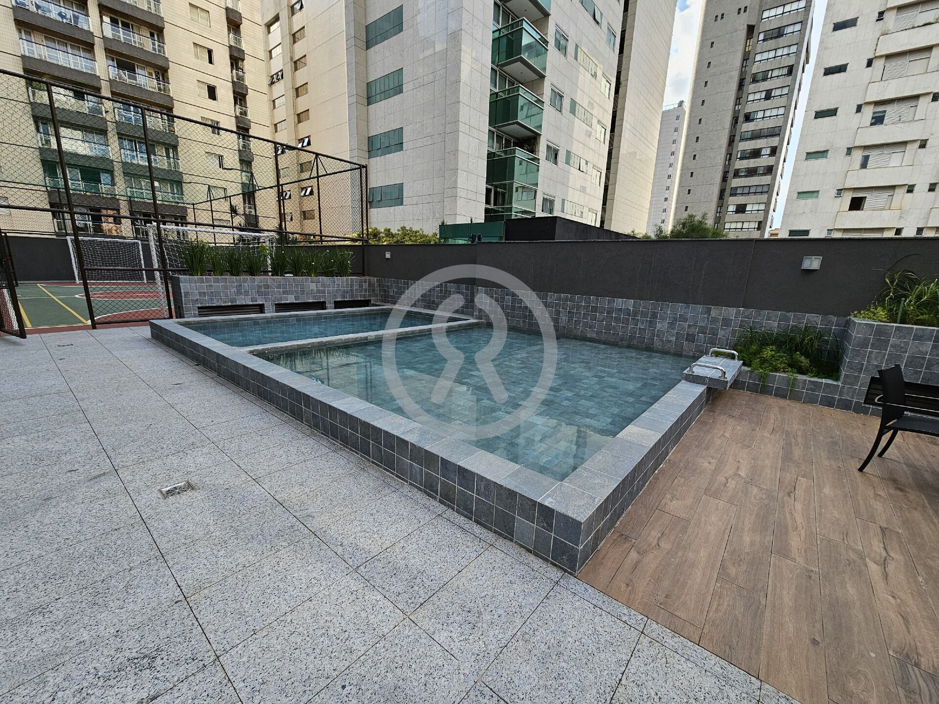 Apartamento para alugar com 4 quartos, 130m² - Foto 55