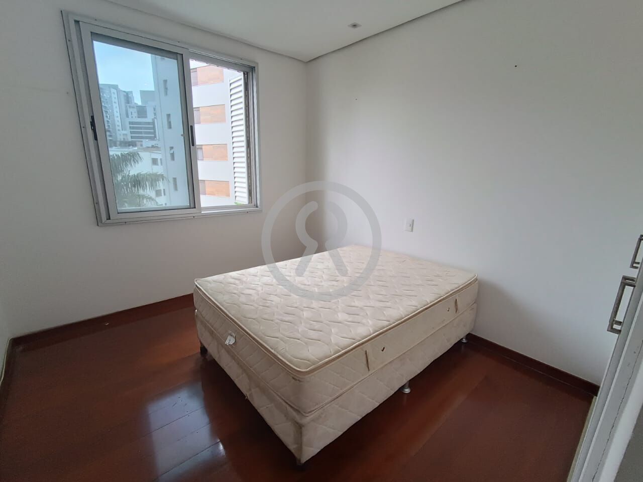 Cobertura para alugar com 3 quartos, 330m² - Foto 16