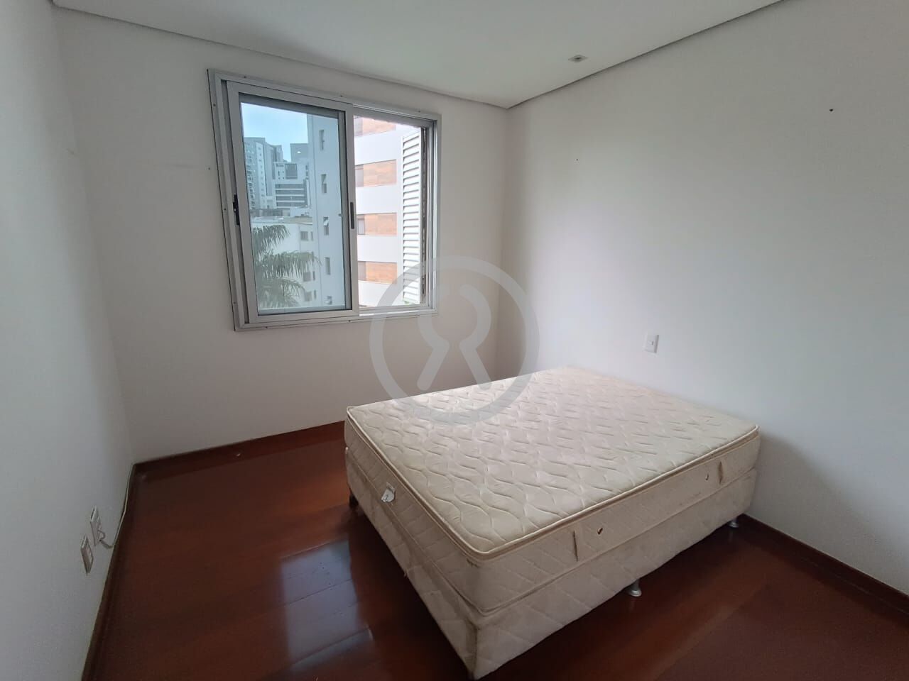 Cobertura para alugar com 3 quartos, 330m² - Foto 13