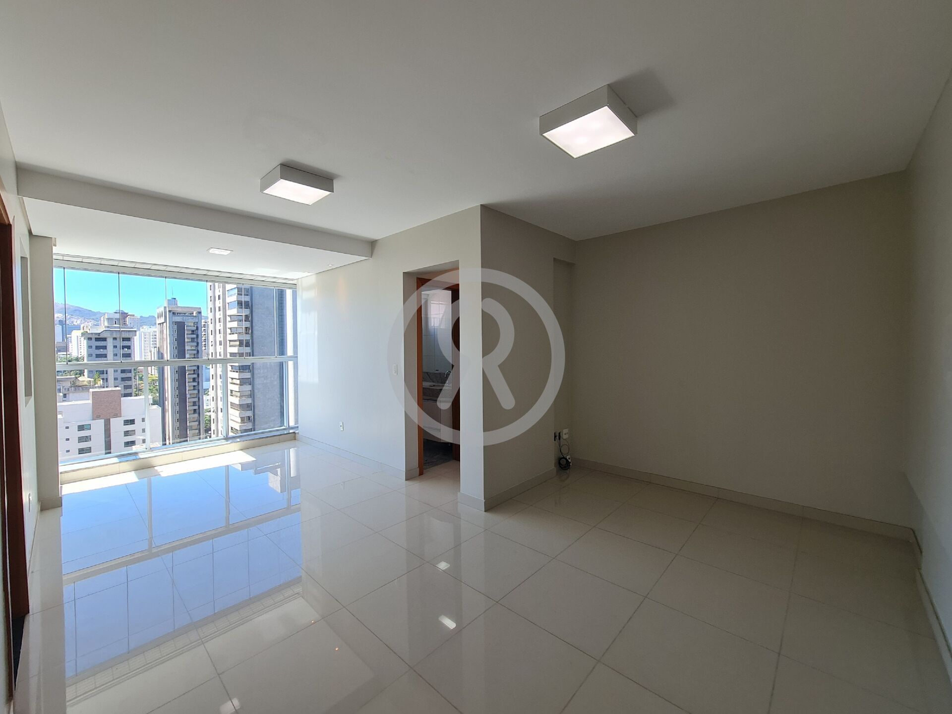 Apartamento para alugar com 2 quartos, 73m² - Foto 1