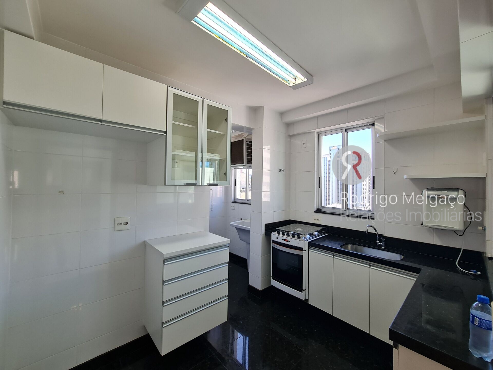 Apartamento para alugar com 2 quartos, 73m² - Foto 9