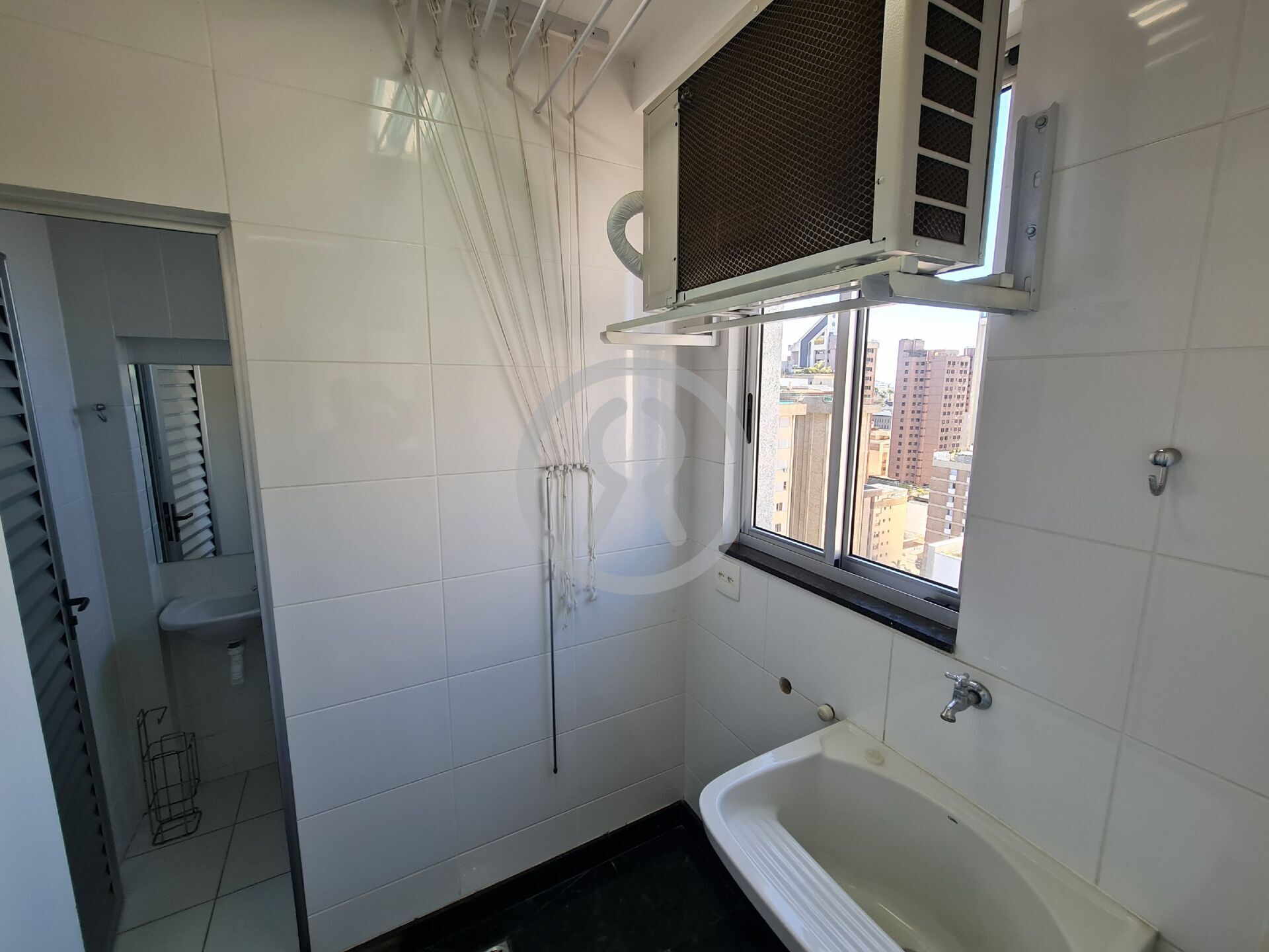 Apartamento para alugar com 2 quartos, 73m² - Foto 11