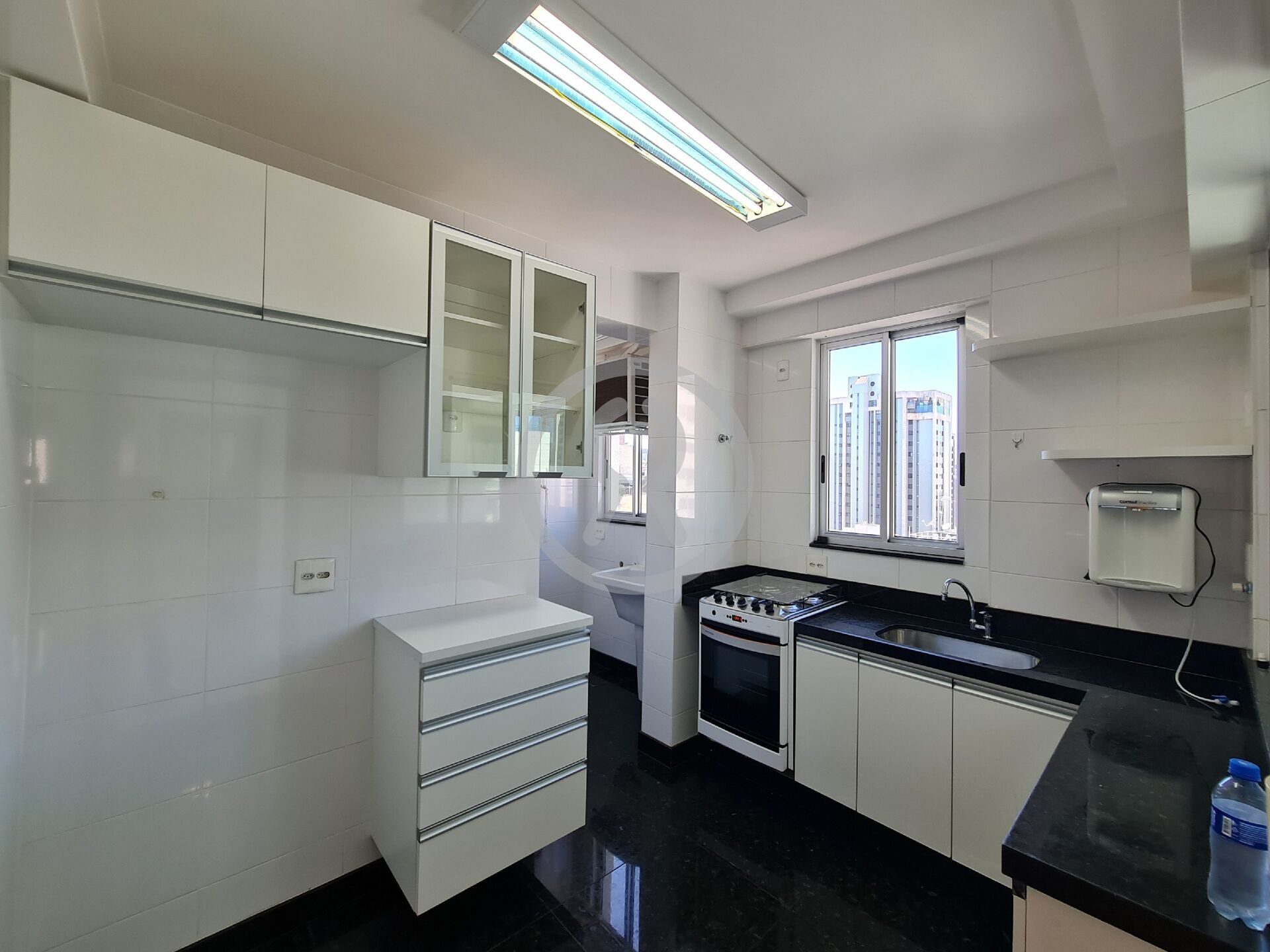 Apartamento para alugar com 2 quartos, 73m² - Foto 2