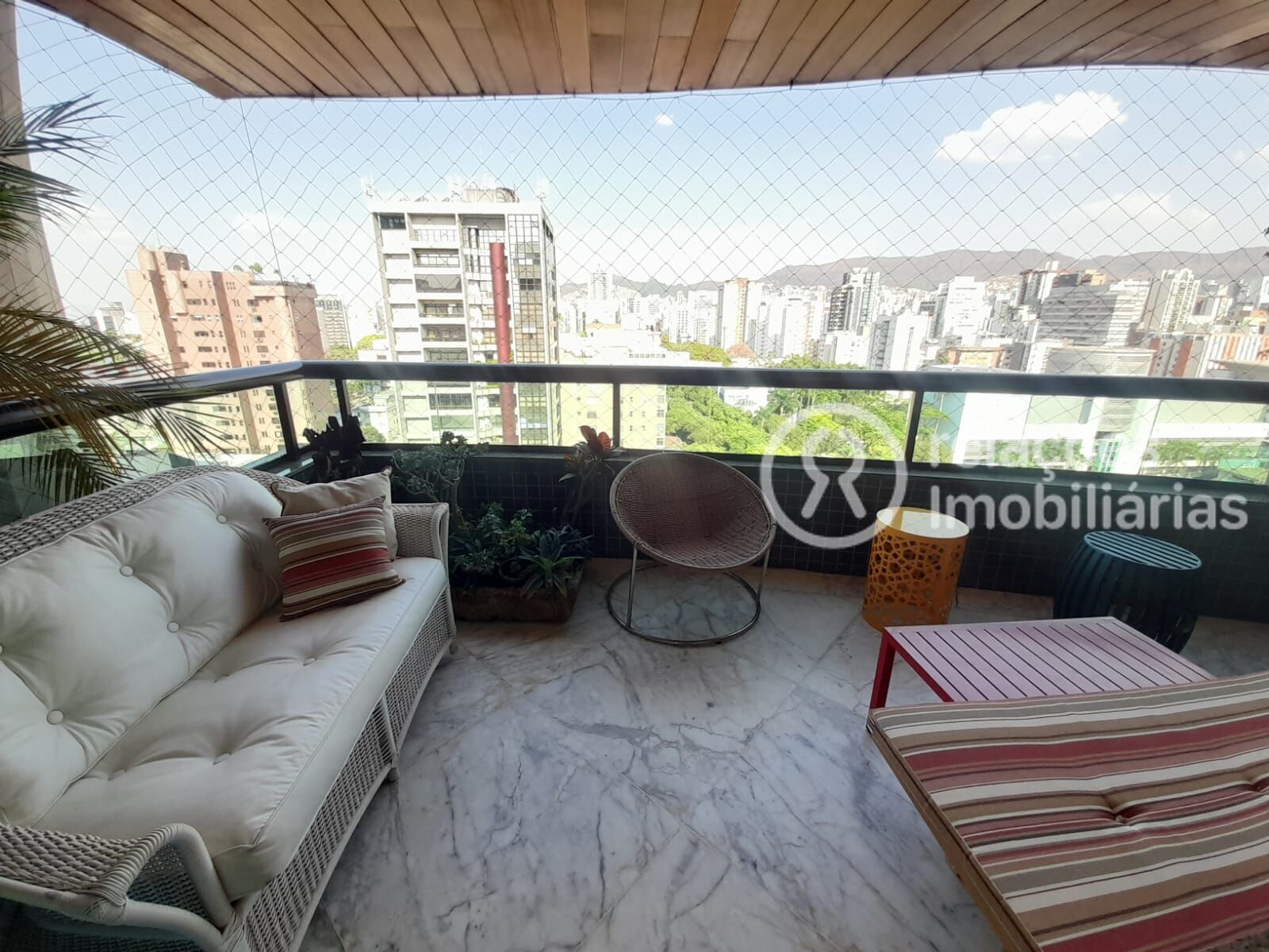 Apartamento para alugar com 4 quartos, 228m² - Foto 18