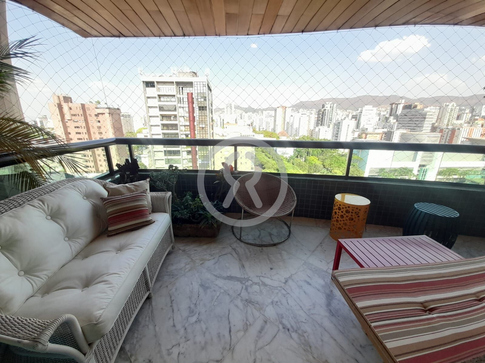 Apartamento para alugar com 4 quartos, 228m² - Foto 18