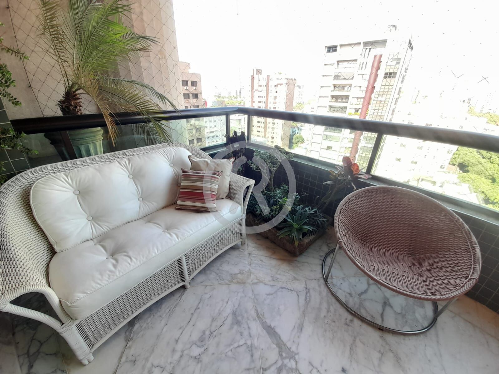 Apartamento para alugar com 4 quartos, 228m² - Foto 19