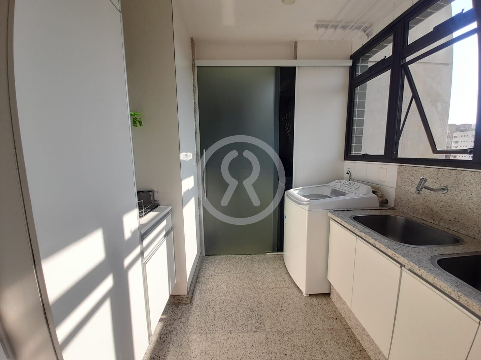 Apartamento para alugar com 4 quartos, 228m² - Foto 28