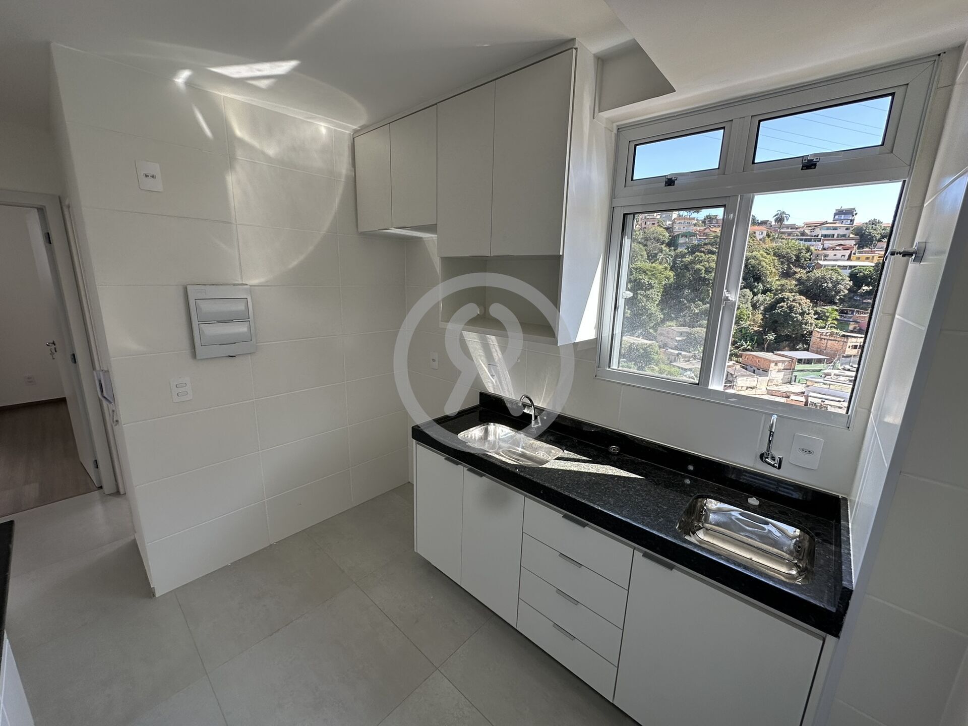 Apartamento para alugar com 2 quartos, 65m² - Foto 12