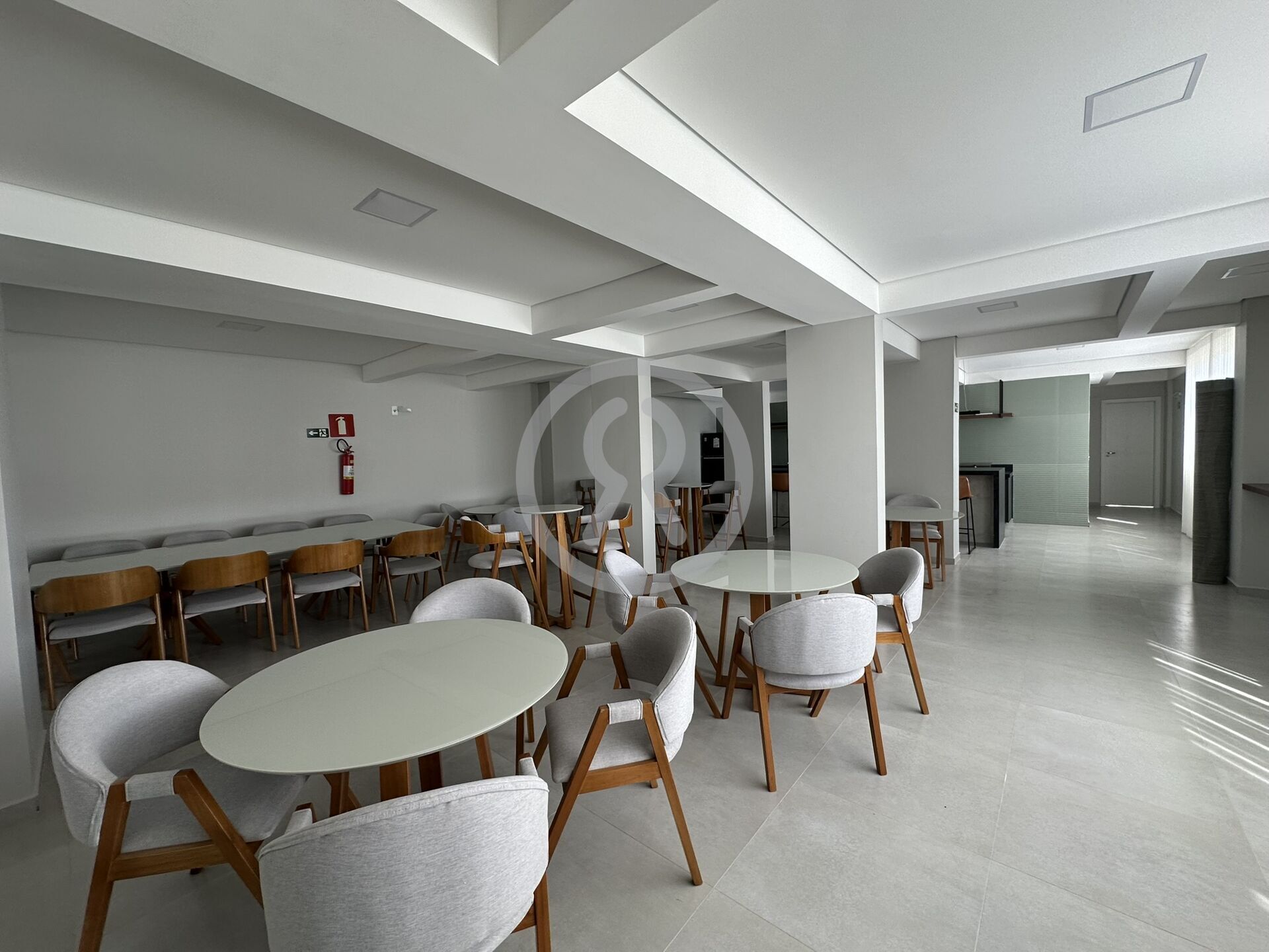 Apartamento para alugar com 2 quartos, 65m² - Foto 21