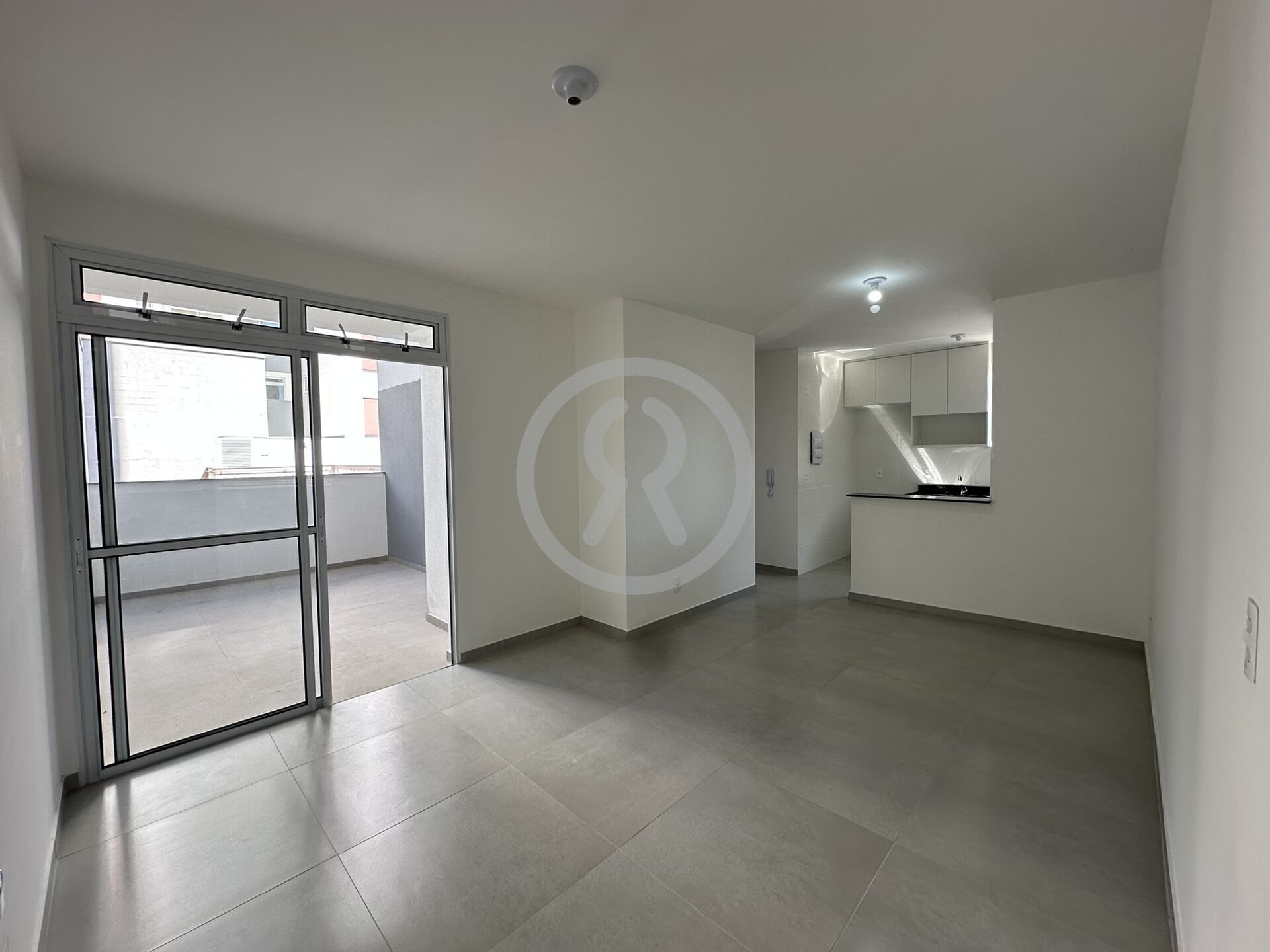 Apartamento para alugar com 2 quartos, 65m² - Foto 2