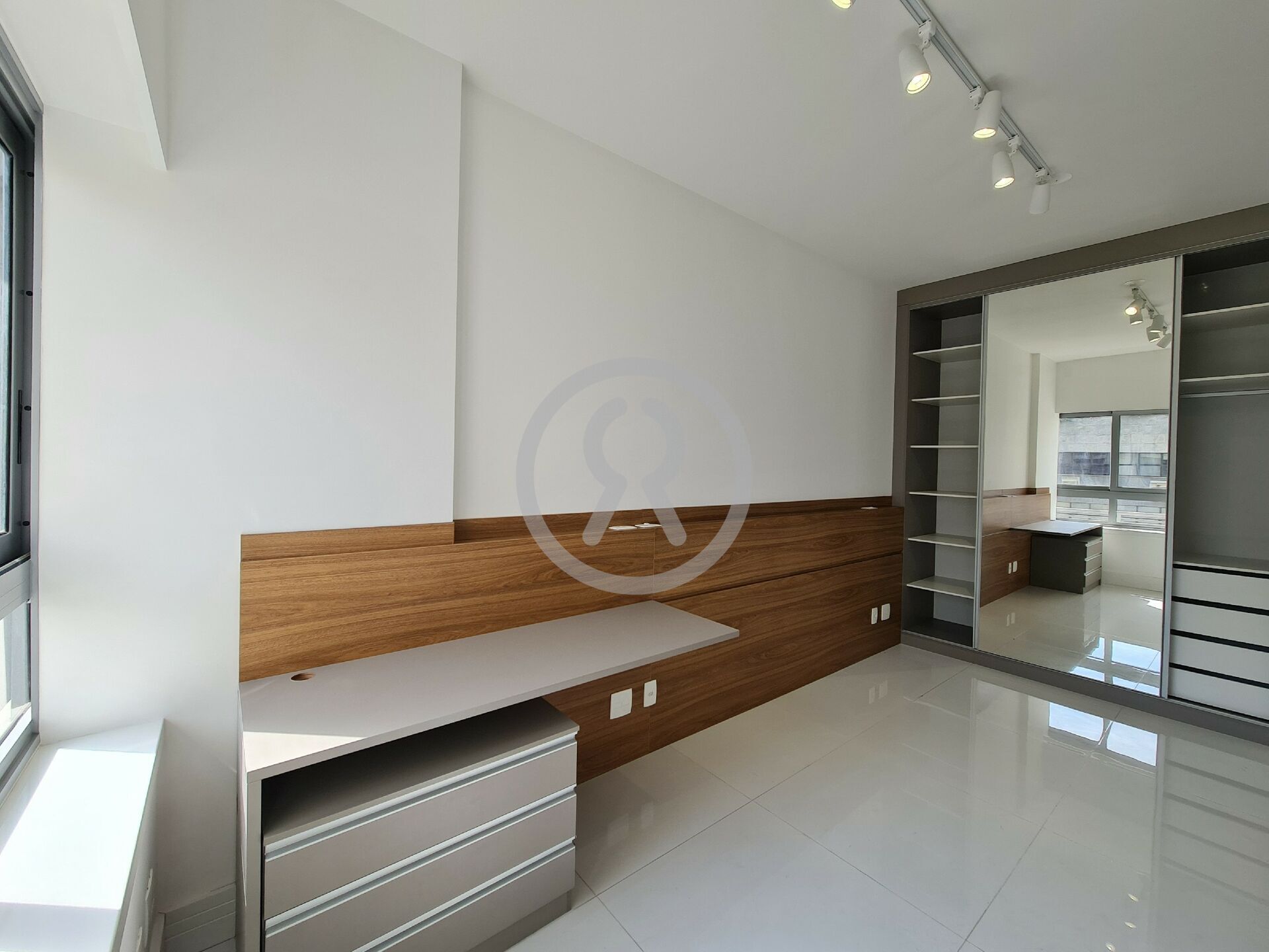 Apartamento para alugar com 1 quarto, 44m² - Foto 10