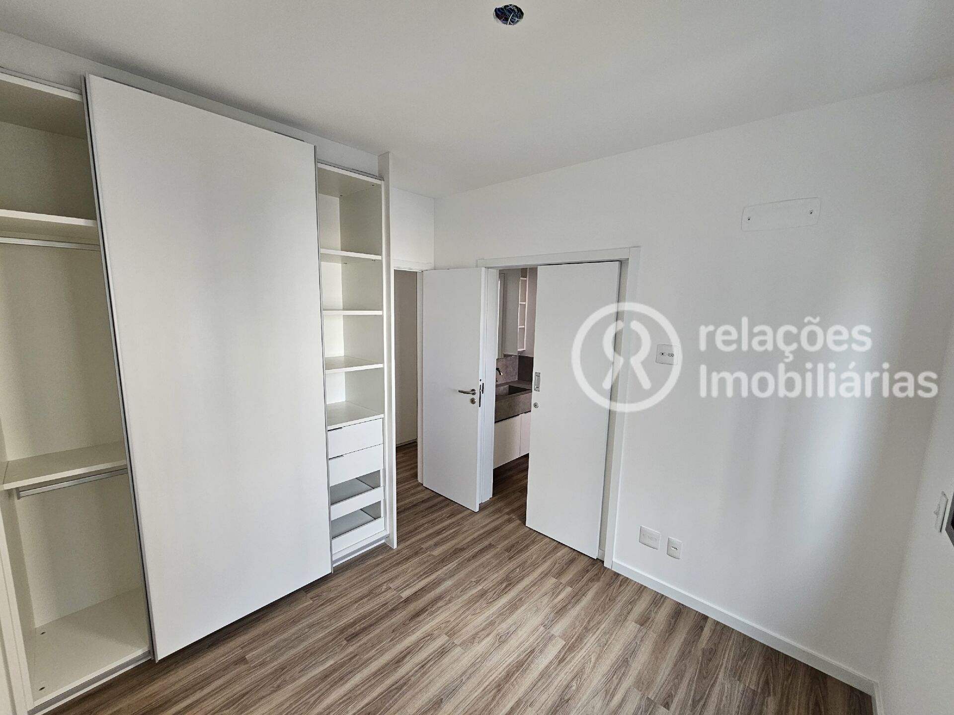 Apartamento para alugar com 4 quartos, 130m² - Foto 13