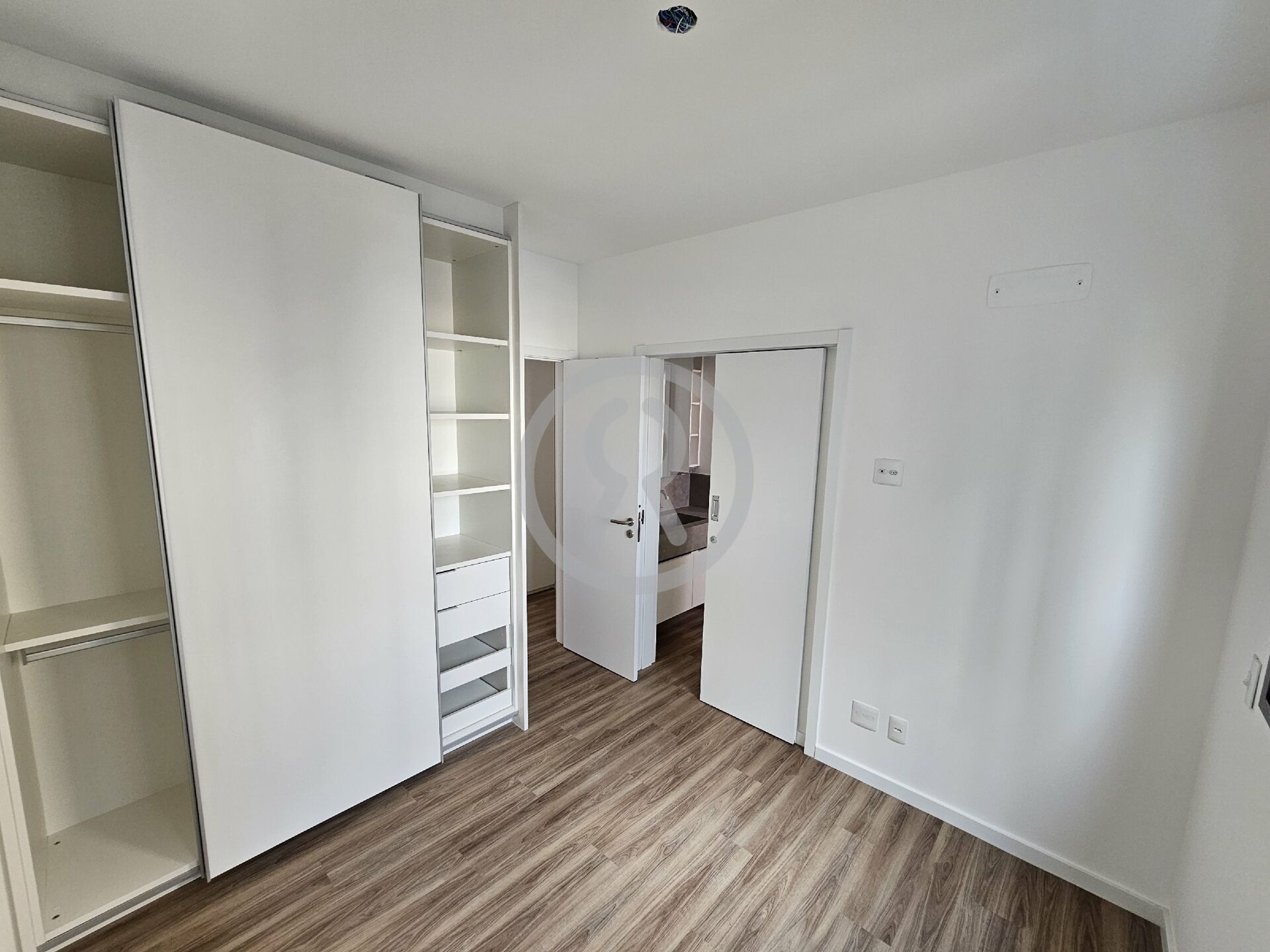 Apartamento para alugar com 4 quartos, 130m² - Foto 13