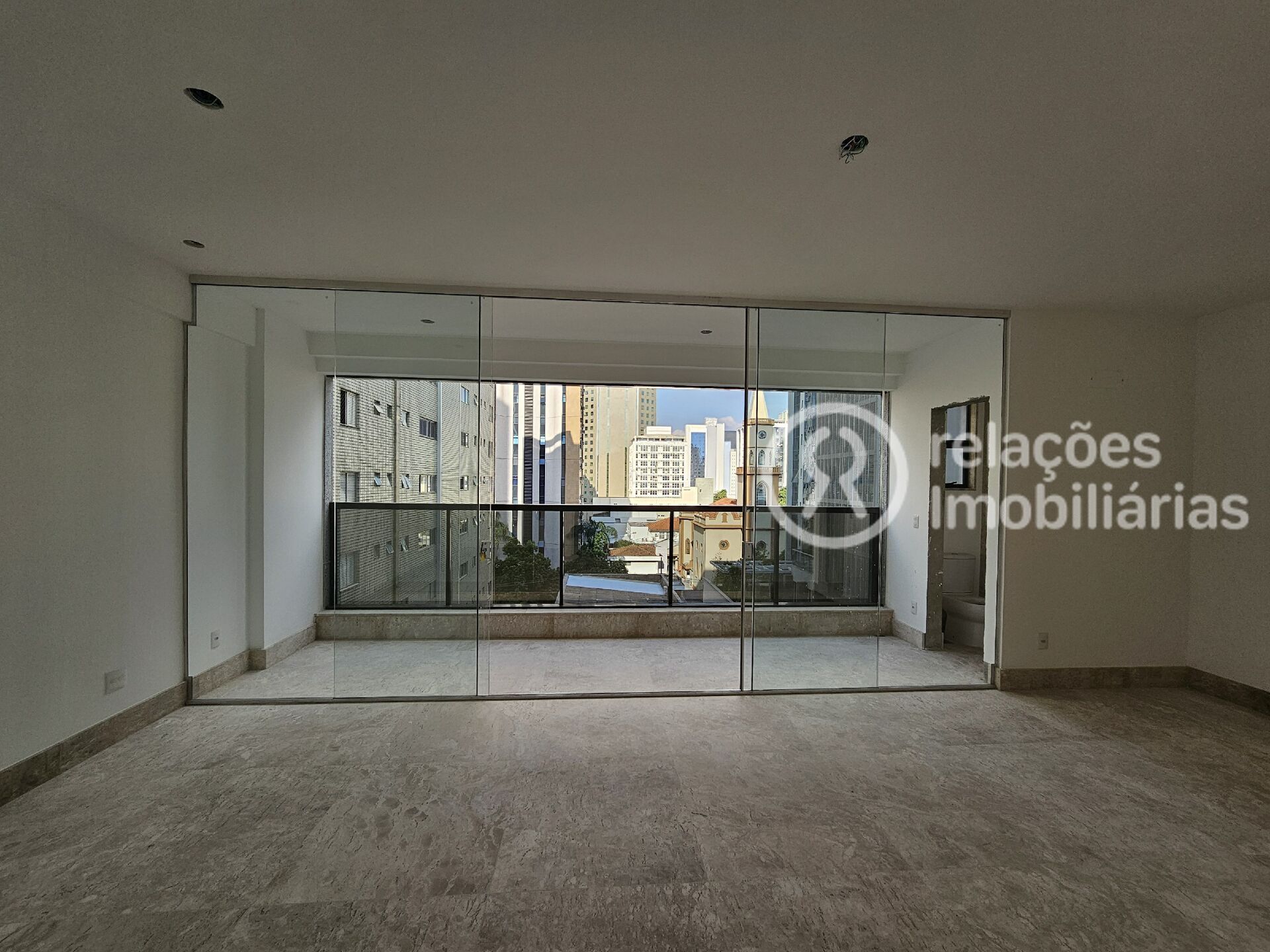 Apartamento para alugar com 4 quartos, 130m² - Foto 4