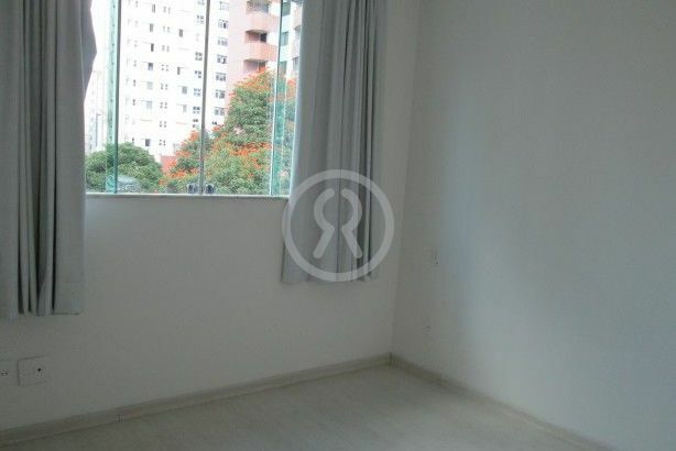 Apartamento para alugar com 1 quarto, 45m² - Foto 12