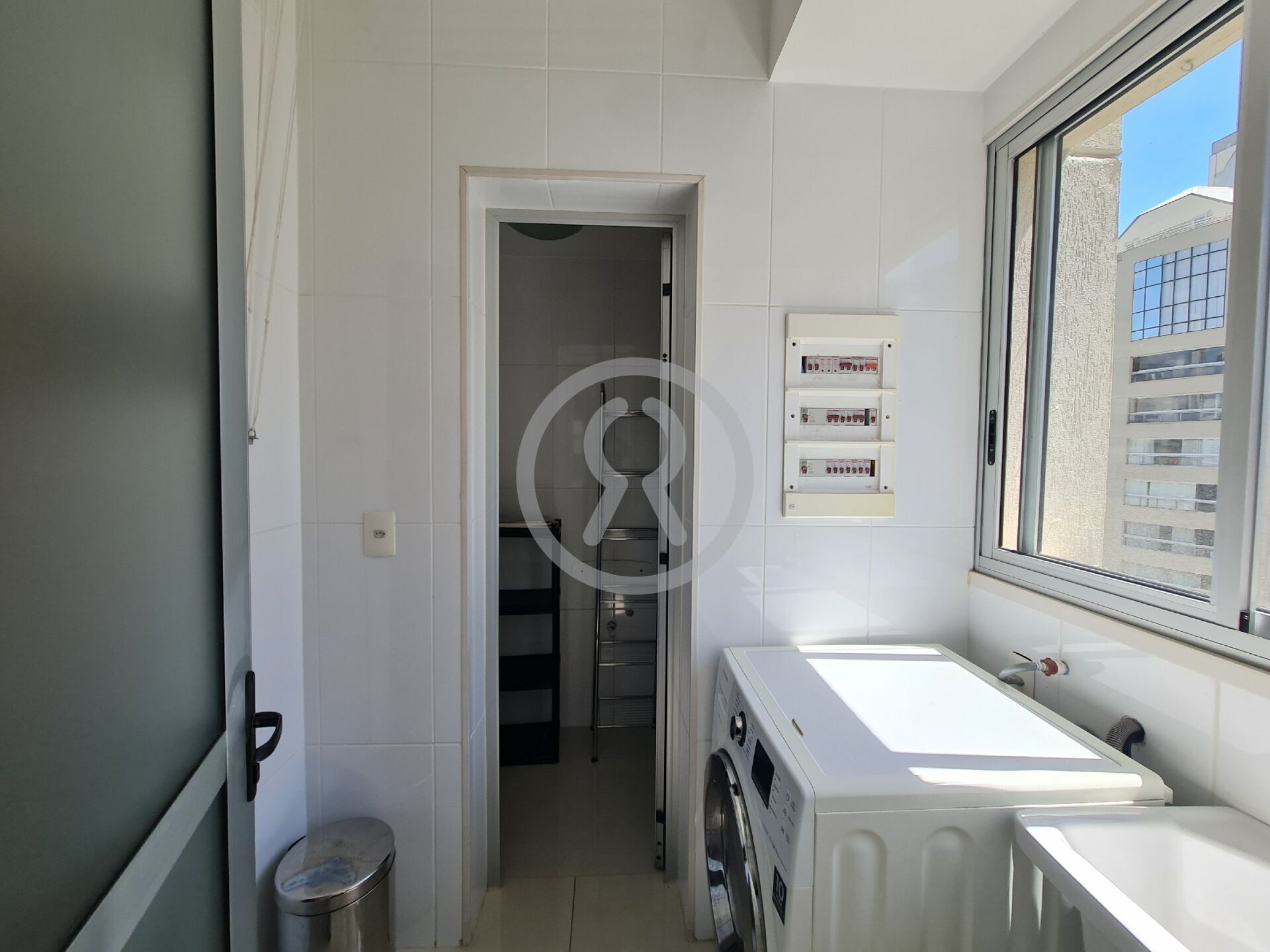 Apartamento para alugar com 2 quartos, 92m² - Foto 12