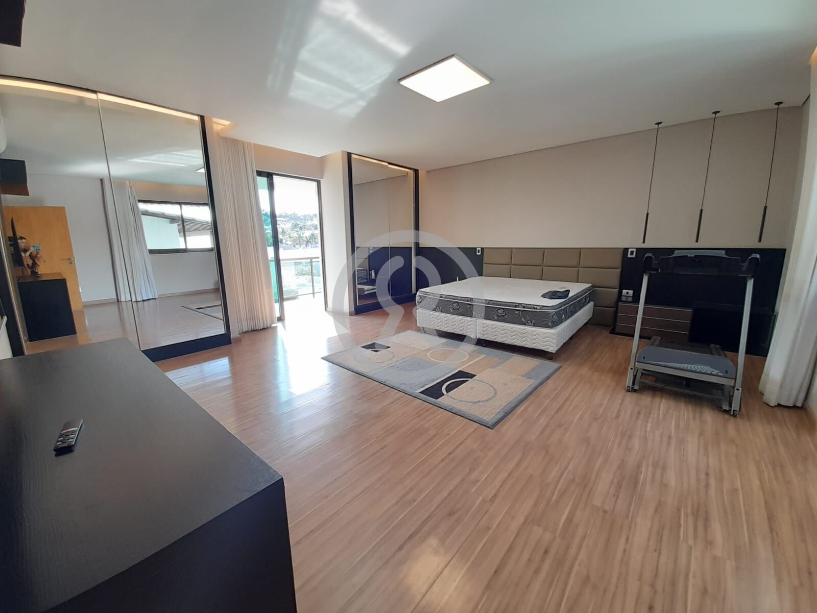 Casa para alugar com 4 quartos, 750m² - Foto 22