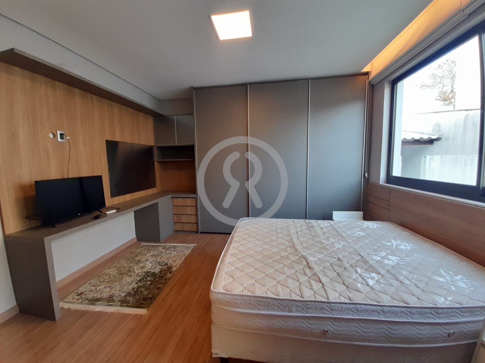 Casa para alugar com 4 quartos, 750m² - Foto 31