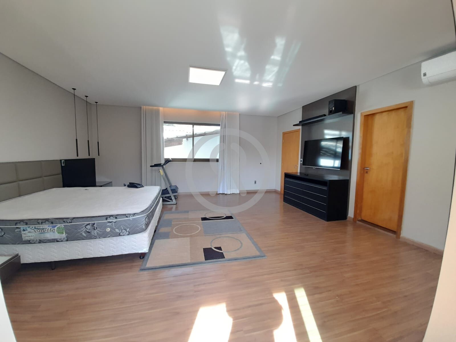 Casa para alugar com 4 quartos, 750m² - Foto 21