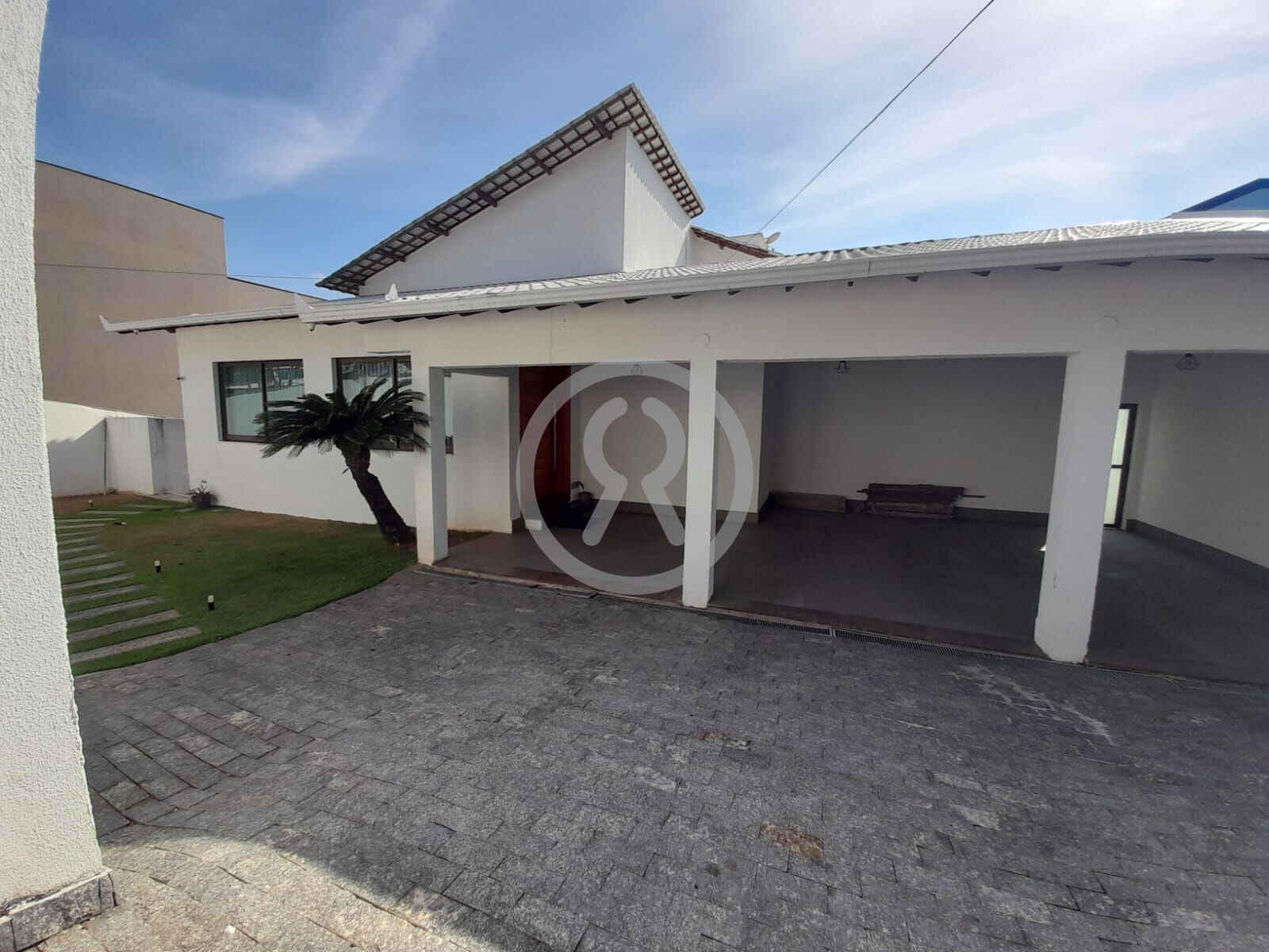 Casa para alugar com 4 quartos, 750m² - Foto 35