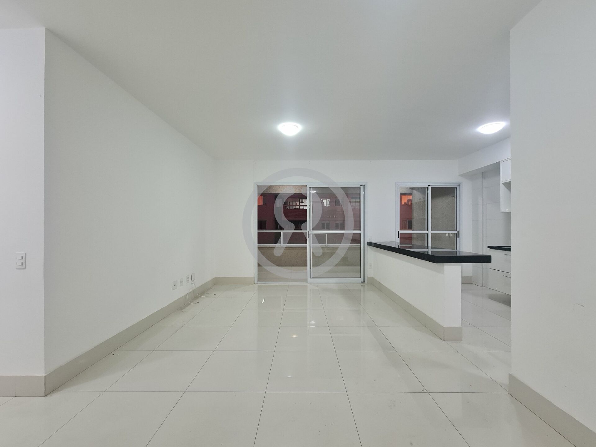 Apartamento à venda com 3 quartos, 90m² - Foto 2