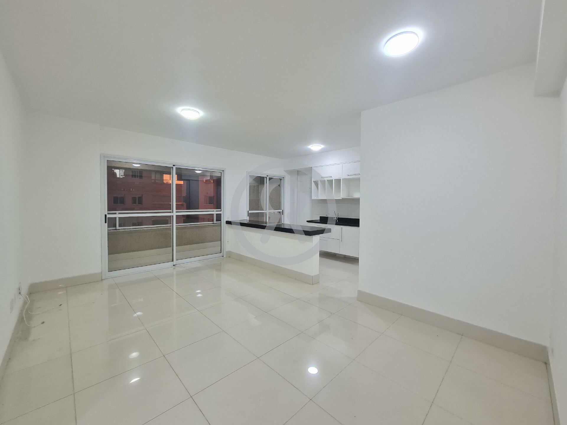 Apartamento à venda com 3 quartos, 90m² - Foto 1