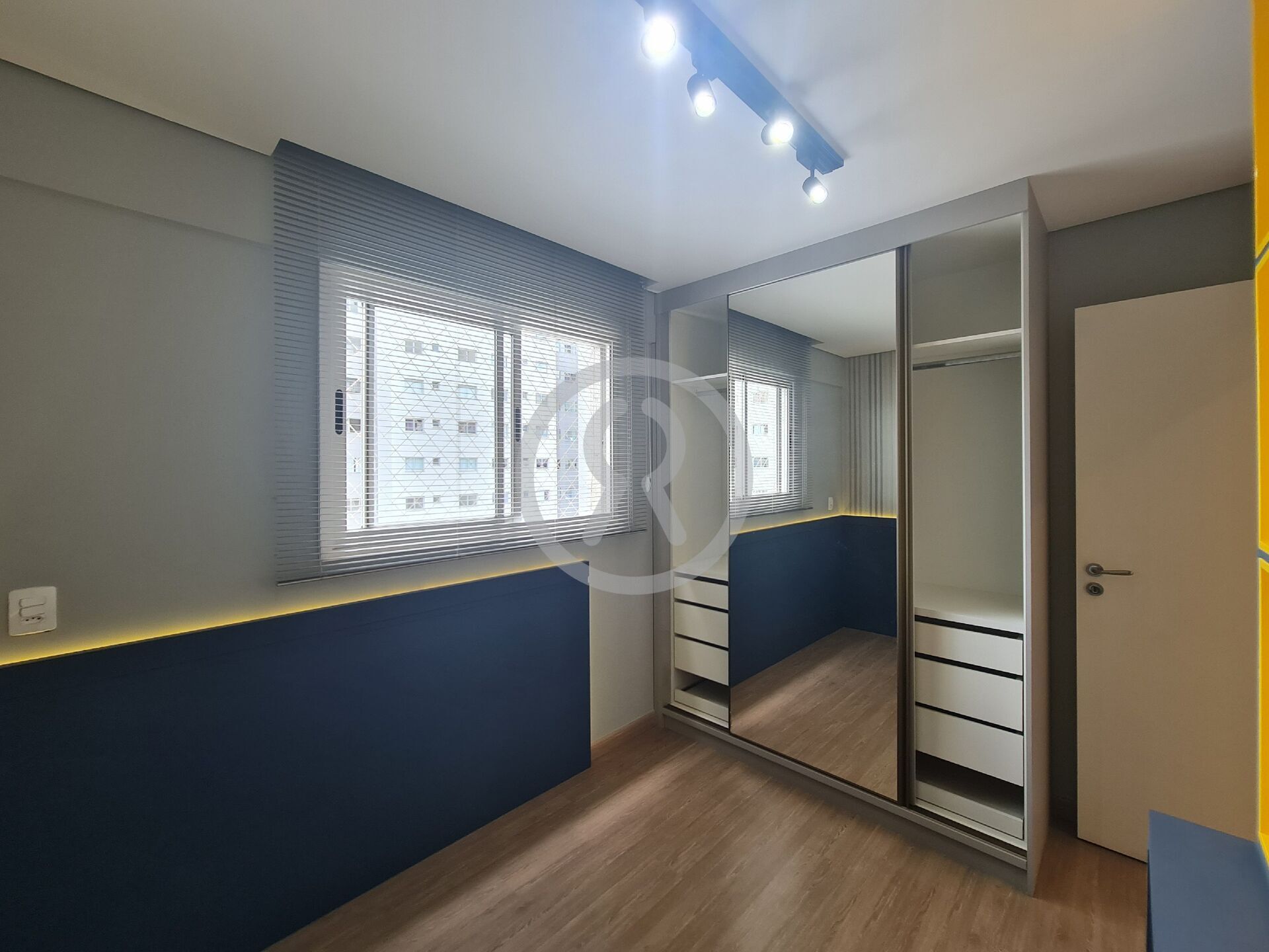 Apartamento à venda com 3 quartos, 75m² - Foto 29