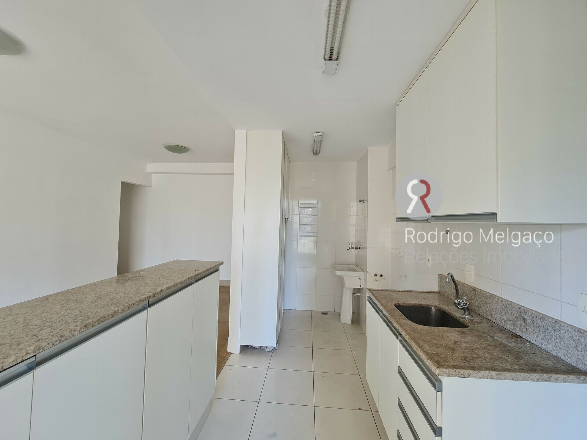 Apartamento para alugar com 2 quartos, 70m² - Foto 12