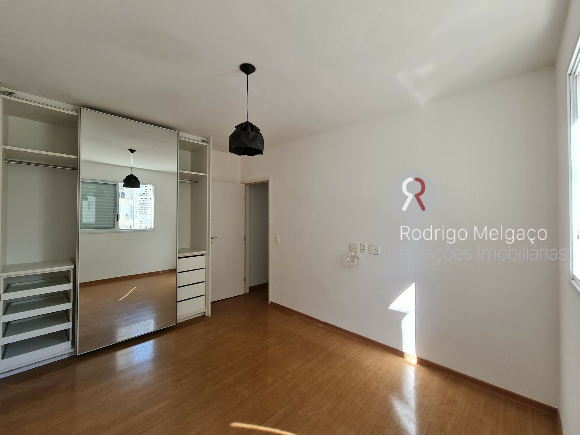 Apartamento para alugar com 2 quartos, 70m² - Foto 32