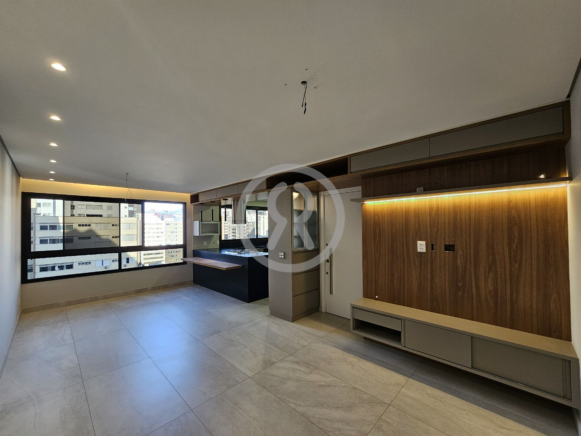 Apartamento para alugar com 3 quartos, 95m² - Foto 1