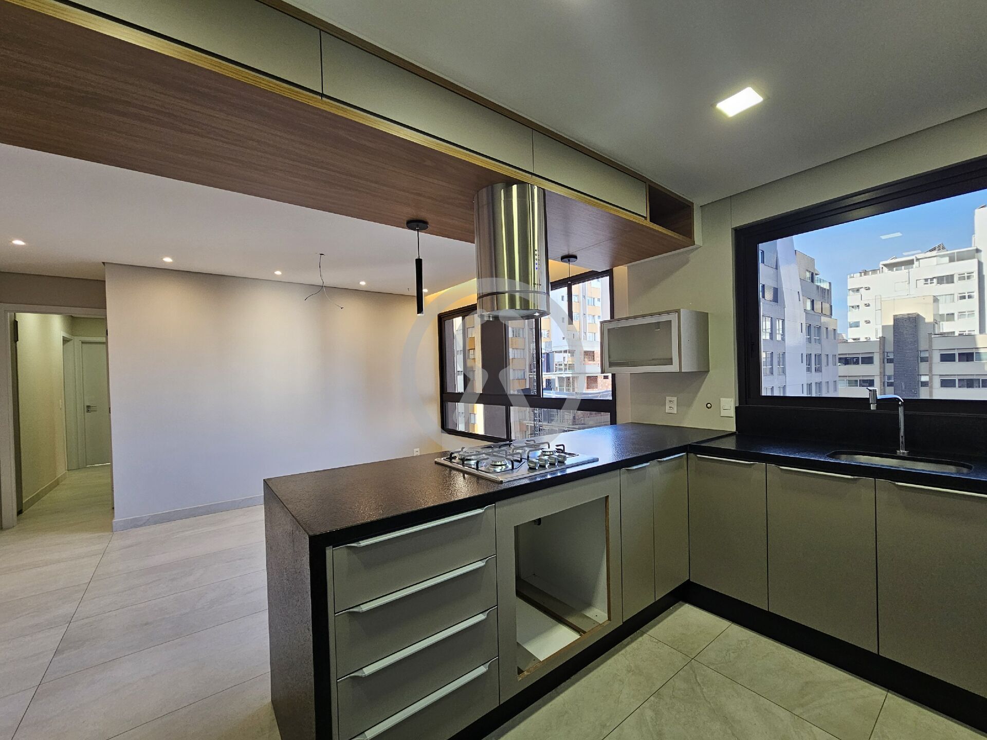 Apartamento para alugar com 3 quartos, 95m² - Foto 12