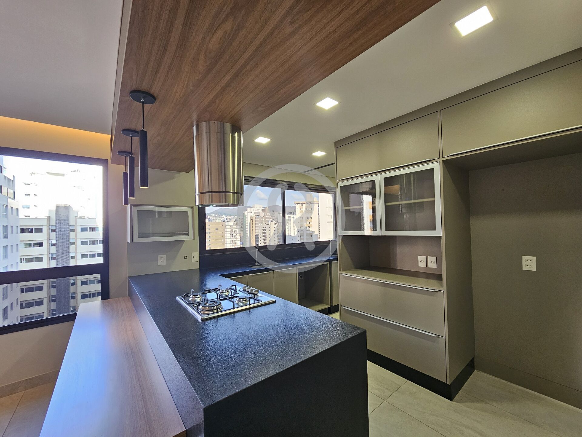 Apartamento para alugar com 3 quartos, 95m² - Foto 10