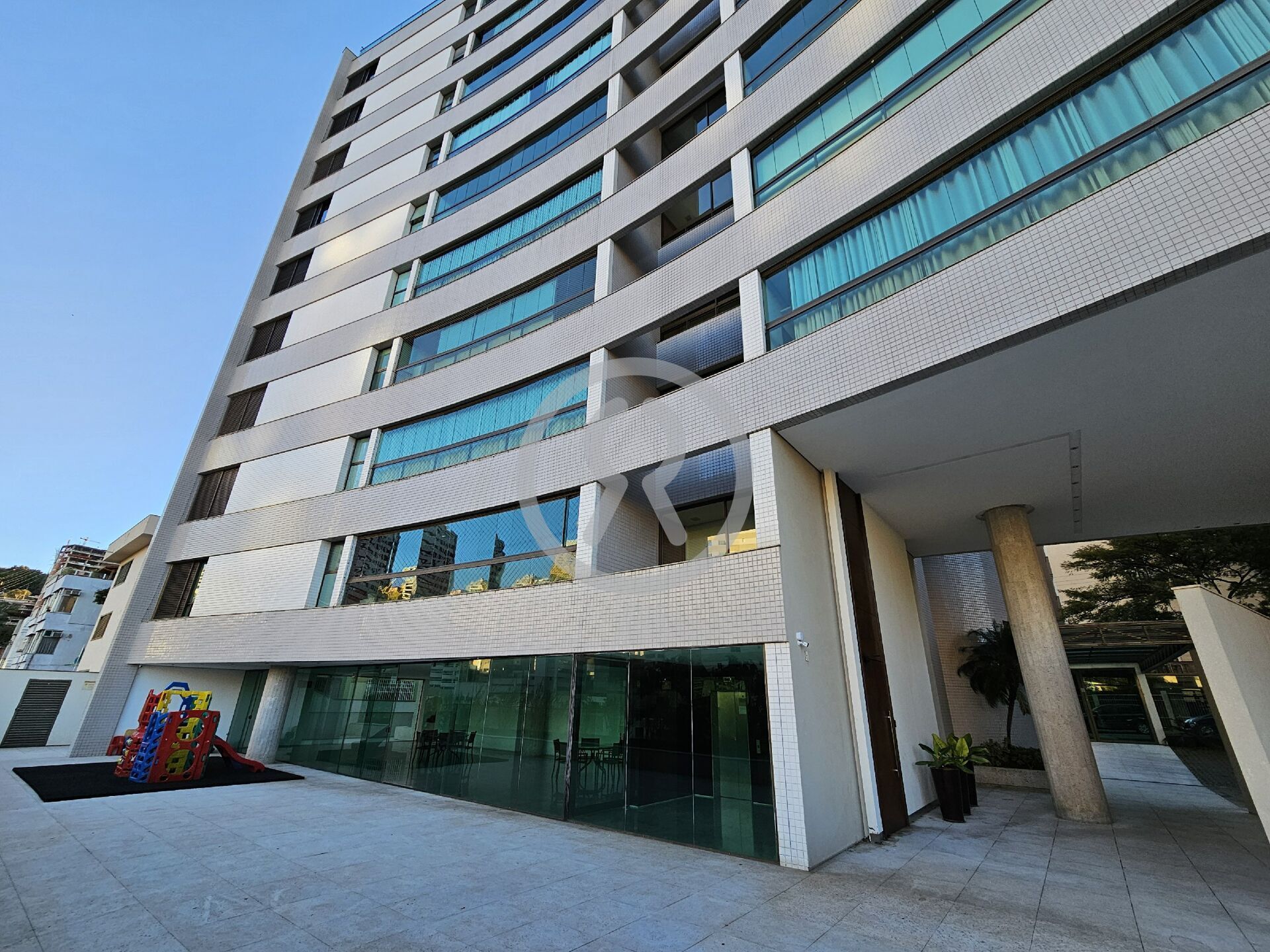 Apartamento, 4 quartos, 215 m² - Foto 1