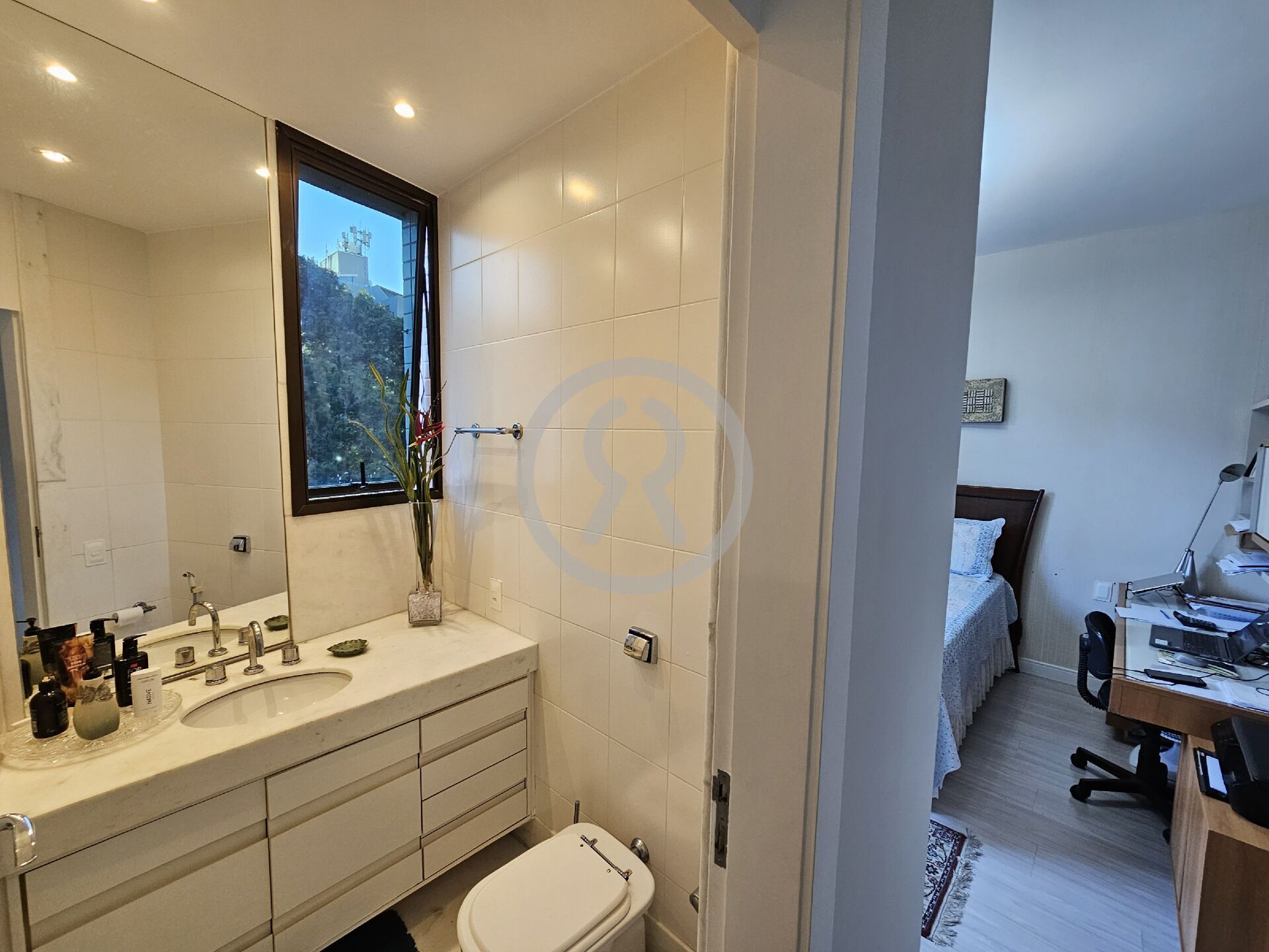 Apartamento à venda com 4 quartos, 215m² - Foto 23