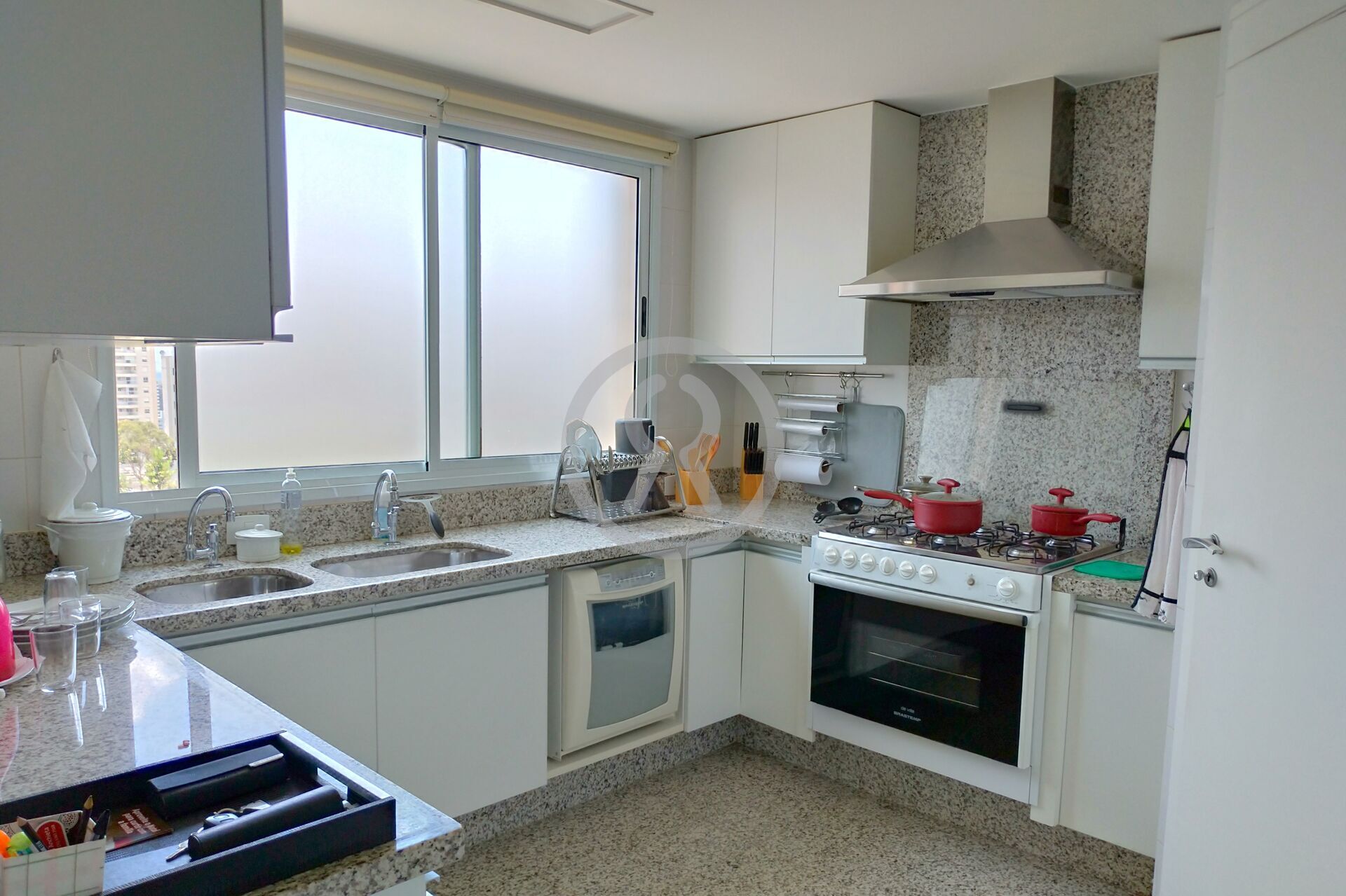 Apartamento à venda com 4 quartos, 204m² - Foto 8