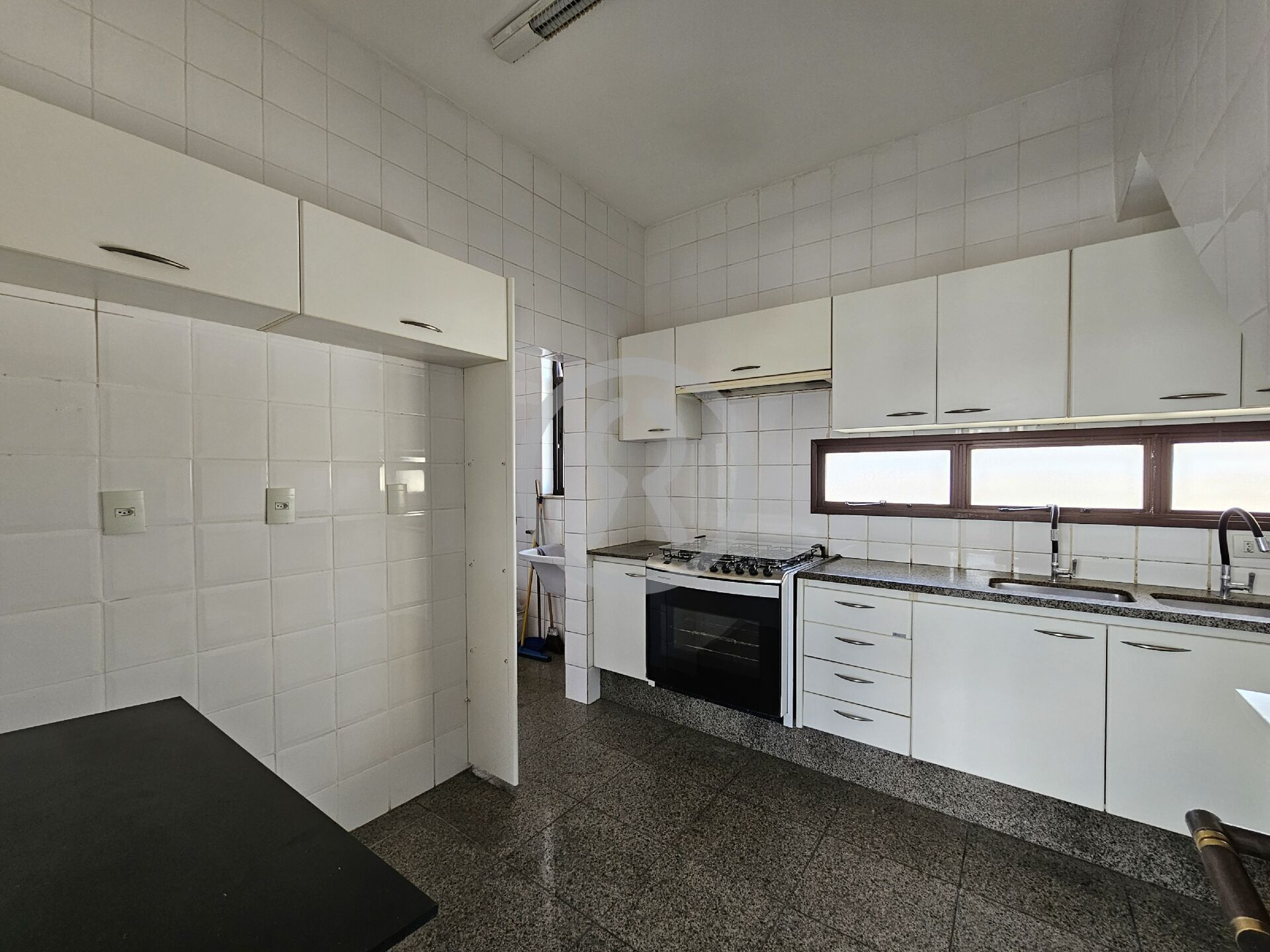 Cobertura à venda com 4 quartos, 230m² - Foto 32