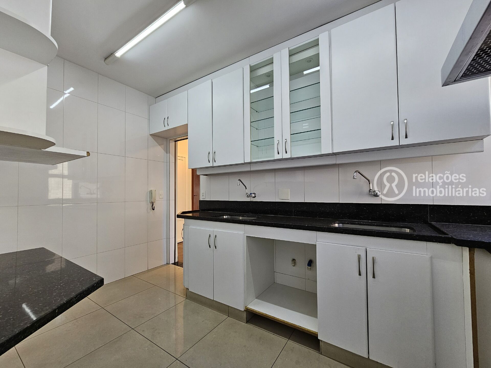 Apartamento para alugar com 3 quartos, 160m² - Foto 28