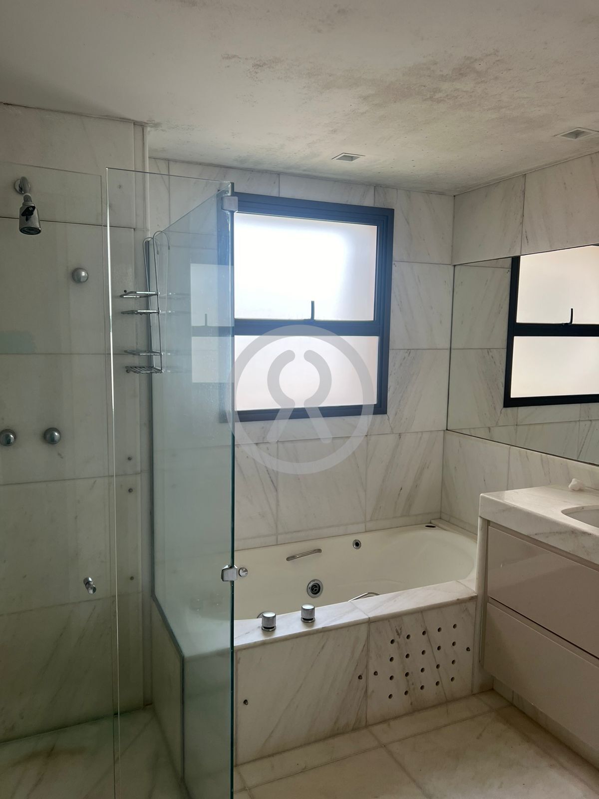 Apartamento para alugar com 4 quartos, 280m² - Foto 12