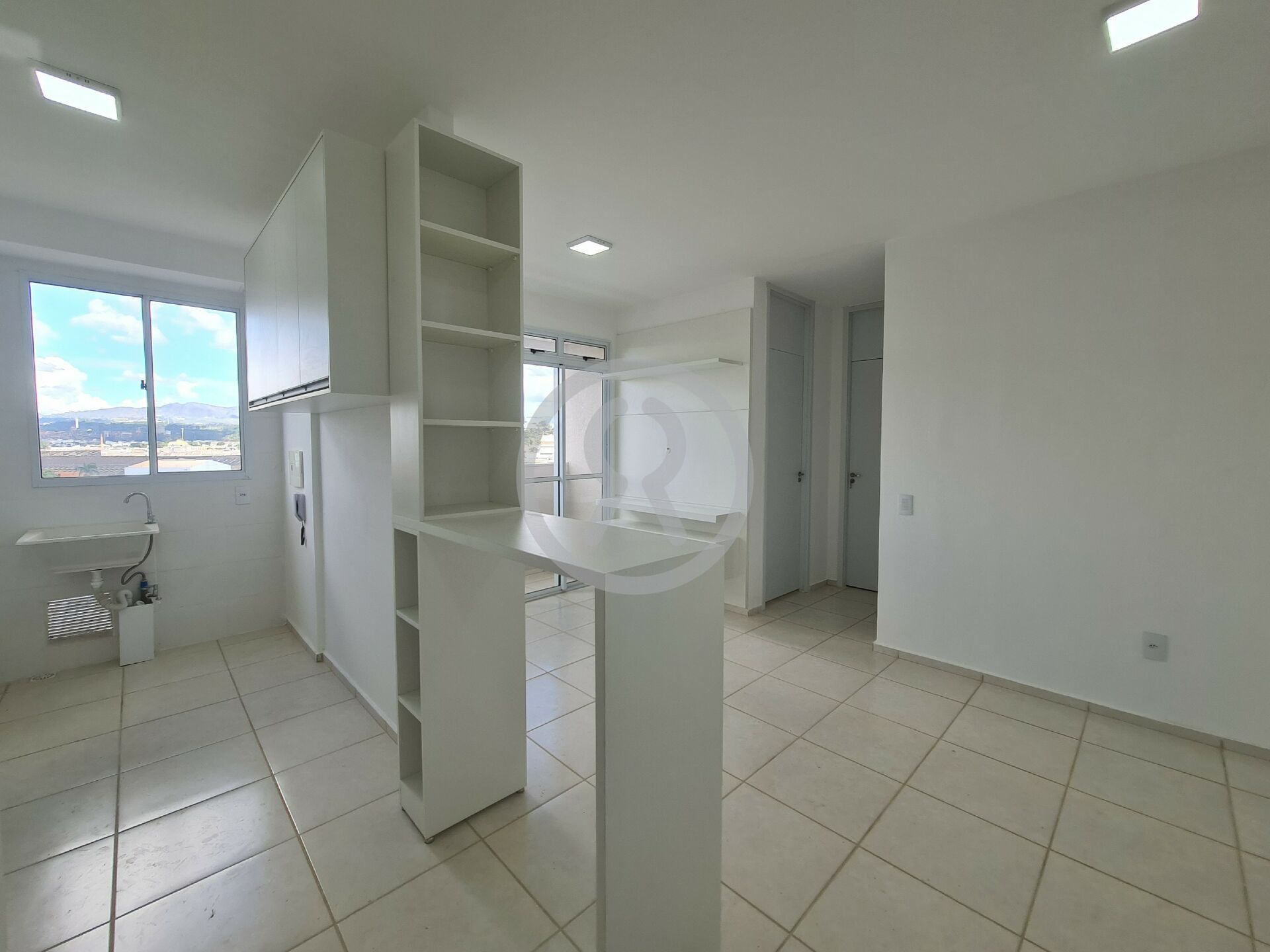 Apartamento à venda com 2 quartos, 56m² - Foto 2