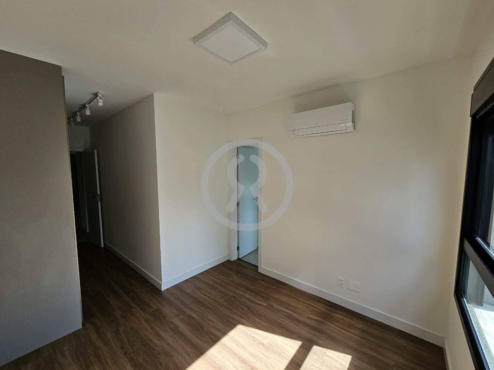 Apartamento para alugar com 2 quartos, 65m² - Foto 24